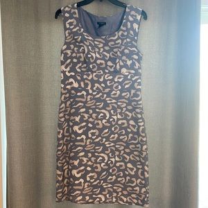 Ann Taylor Dress. Size 4. Knee length